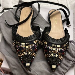 CHRISTIAN DIOR Limited edition
Calfskin Beaded Teddy D Mule Slingback Flats